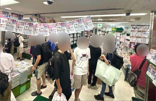 【画像】コミケ帰りのオタク、メロンブックスへｗｗｗｗｗｗｗｗｗｗ
