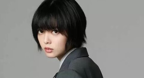 平手友梨奈さんがBTSなどが所属する韓国事務所『HYBE』に移籍！「NAECO」から世界へ