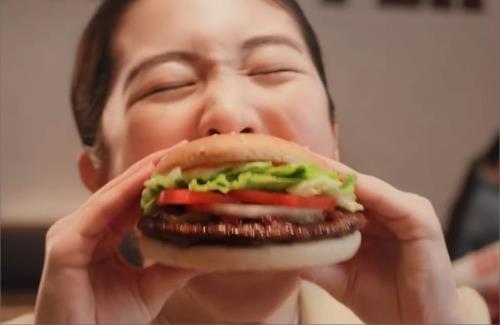 【バーガーキング】公式で紹介されてるこのやり方を使って、食べてる人見たことがない