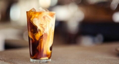 【悲報】1日1回以上甘い飲み物を飲むとハゲリスクが〇〇％もアップ･･･