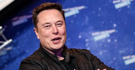 イーロン・マスクがX有料プラン向けに対話型AI『グロック』を提供すると明かす！