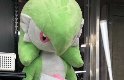 中古の等身大サーナイト14万5000円で販売・・・なんか奴隷市場みたいだ…