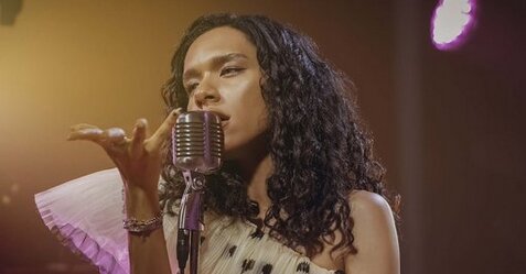 実写ドラマ版『パリピ孔明』マリア役で女王蜂・アヴちゃんが出演決定！歌唱シーンも公開