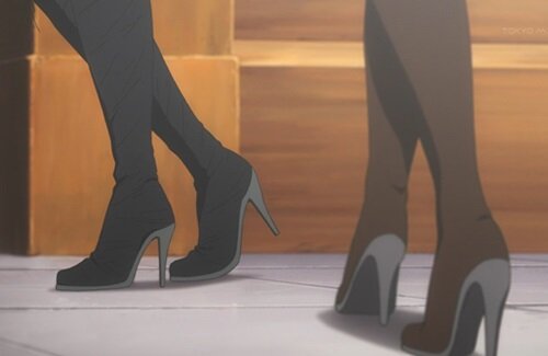 【画像】高身長レイヤー「ヒール込みで全長何cmか当ててみて！(ﾊﾟｼｬｯ」