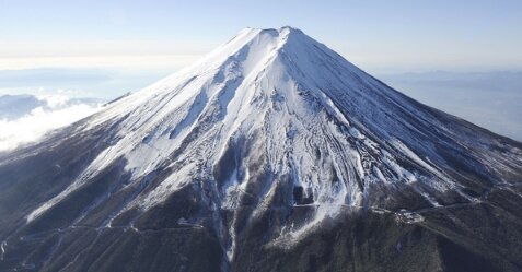 ベトナム人実習生「富士山ぐらい軽装弾丸登山余裕やろ」→立ち上がる事も出来なくなり救助される