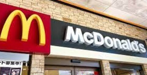 マクドナルドやガストが脱マスクへ！パーティションや消毒液も撤去を進める