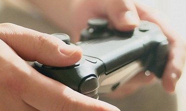 X民「テレビゲームは数千円なのに一ヶ月ほど毎日ワクワクして過ごせるの意味不明に安いと思う。他の娯楽だと10万円は平気で取られるだろ」