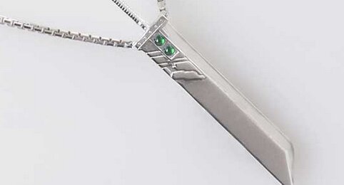 『FF7 リメイク』のバスターソードがネックレスになって本日より発売！