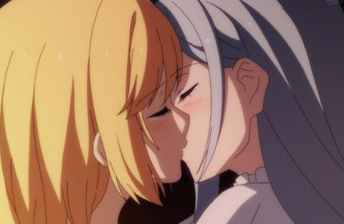 【転生王女】公式の4コマも百合百合してるな…