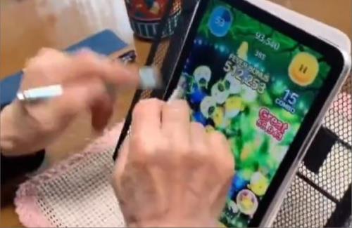 【動画】ツムツムを極めたお婆ちゃんが見つかるｗｗｗｗｗｗｗｗｗ