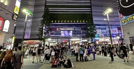 【悲報】トー横、外国人さん参戦によりさらにカオスな空間になってる模様…