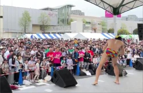 【動画】小島よしおさん、子供ファンが爆増するｗｗｗｗｗｗｗｗｗｗｗｗ