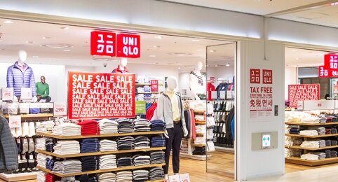 『ユニクロ』さん、初任給を30万円に上げ入社1~2年目で就く新人店長は39万円に！