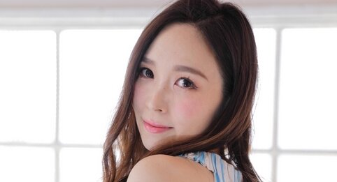 事務所「愛内里菜が愛内里菜を名乗るのは契約違反」→東京地裁「無効」→無事、使用できるようになる