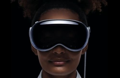【2024年発売】Apple、ゴーグル型AR端末『Vision Pro』を発表！視線と手・声で操作、価格は約49万円