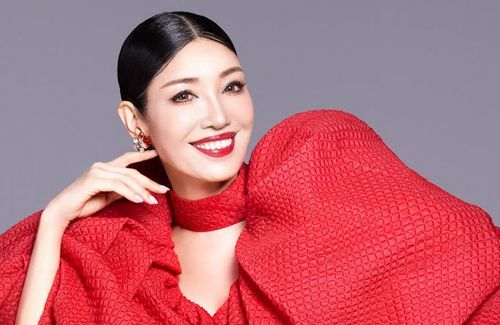 「白って200色あんねん」で有名なアンミカさん、オリジナルMV『アンミカーニバル』を公開！クセになると話題にｗｗ