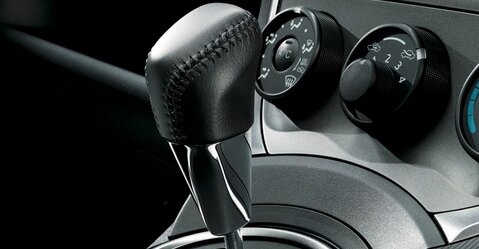 レジ袋を車のシフトレバーにぶら下げてゴミ袋代わりにする人は注意