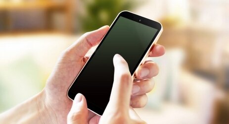 NHK「NHKのサイトやアプリ使ってるスマホは月額１１００円な」