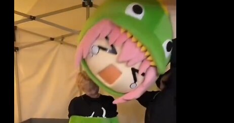 【ぼっち ざ ろっく！】イベント会場で登場した着ぐるみの中の人、本当に中の人だったｗｗｗｗ