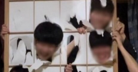 【クソ過ぎ】神戸大学生が旅館の天井に穴を開けたり、障子を破ったりした問題。旅館側が「被害は事実」と認める