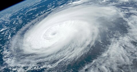 台風6号、また軌道が変わりギリギリ関西は回避か。もうそれるなよ･･･