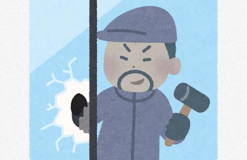 【事件か】「駿河屋 秋葉原本館」のガラスが割られてしまう・・・