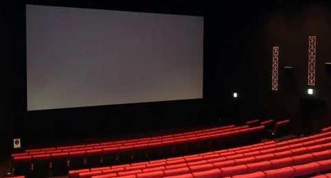 映画館で観る時、尺の長さでためらう？→「ある」と74％が回答、「180分以上」が最多