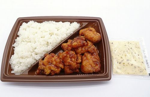 【悲報】セブンイレブンの『チキン南蛮弁当』、肉と衣の比率がおかしいと話題に「サーターアンダギー」「南蛮風のパン」