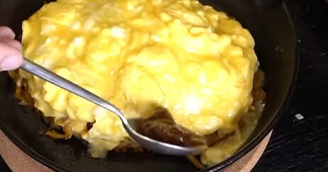【飯テロ】ヴァニラウェアの新作ゲー『ユニコーンオーバーロード』と料理研究家リュウジさんがコラボしてオムライス再現！