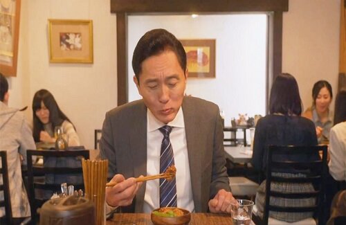 給食の黙食のせいで小3の息子が孤独のグルメみたいになっていた話