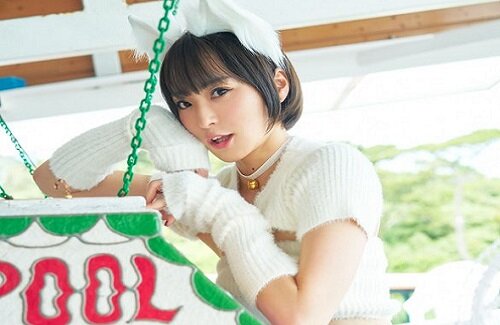 【朗報】声優・井澤詩織さんの写真集、水着・ランジェリー・猫のコスプレありでガチでえちち