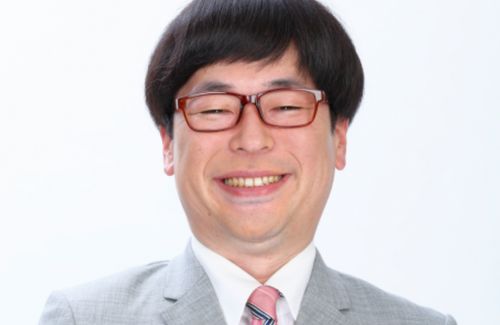 オタク芸人・向さん、アニメ関連の仕事だけで”年収2000万円”を超えるｗｗｗ