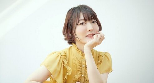 【画像】声優・花澤香菜さん、珍しくミニスカートで美脚を披露ｗｗｗ
