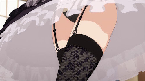 女性レイヤーさん『風のイタズラでパンチラしまくってる…』