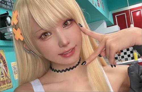 人気レイヤー・えなこさんがギャルコスプレを披露！たまらんなぁ