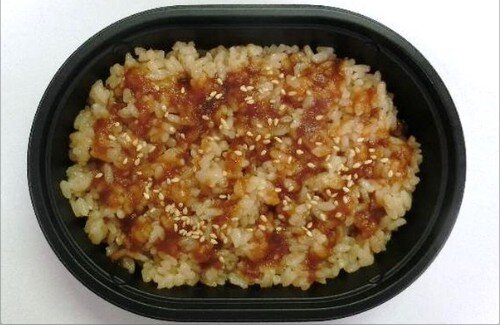 ローソンストア100『焼肉のタレかけご飯』が「不景気の象徴」と話題に…