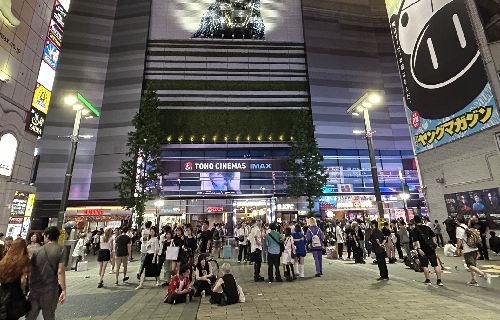 トー横を封鎖されたキッズ達、トー横の〇〇に移動ｗｗｗ