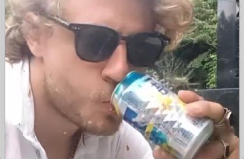 【動画】外人さん『お墓に缶ビール置いてあるじゃん！！ラッキー！ｸﾞﾋﾞｸﾞﾋﾞ????』