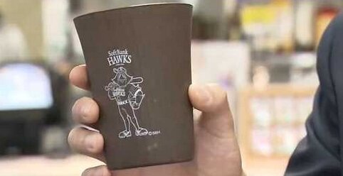 選手が使っていたバットを再利用してビールのカップに！→2200円でも爆売れｗｗｗｗ