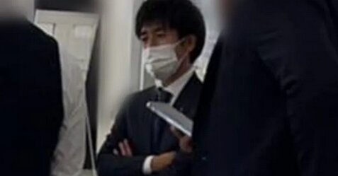 ビッグモーターのコナン君「店舗隣接の住宅に向かって用を足した」疑惑が出てしまうｗｗｗｗ