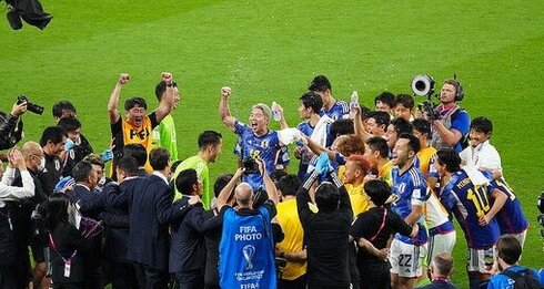 【快挙】サッカーW杯『日本×ドイツ戦』瞬間最高視聴率は試合終了時の40.6%！まだこんな数字でるのか