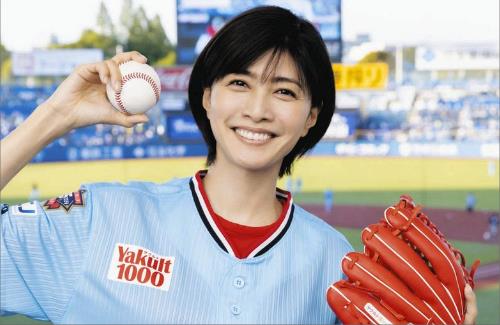 【画像】女優・内田有紀さん、48歳に見えない…