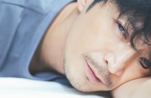 【！？】声優・津田健次郎さんが写真集を発表！！2023年10月13日に発売！