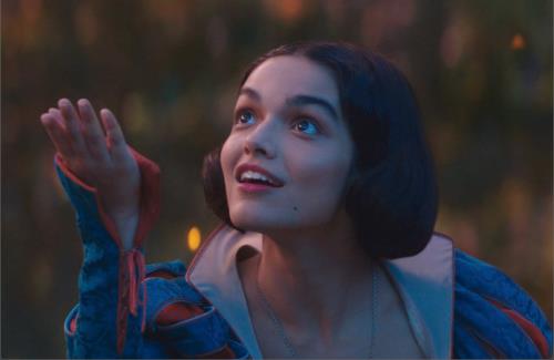 実写版「白雪姫」これ失敗やろ・・・『赤字に、一部で上映打ち切り』