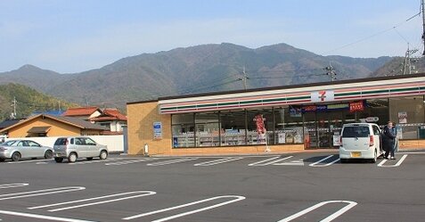 “前向き駐車”を推奨するコンビニの理由が判明する、そんなに違うのか…