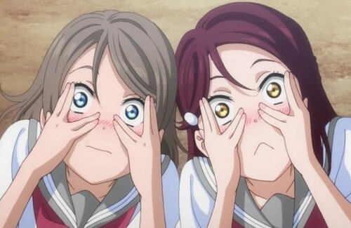 【画像】ゆるキャラさん、女性声優にパイタッチしてしまう・・・