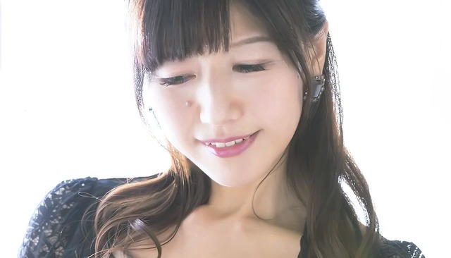 【画像】声優・井上喜久子さん、娘よりも露出の多い衣装で親子共演ｗｗｗｗ