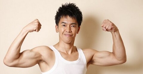 武井壮さん「若い子を恋愛対象にするな」の声に疑問を抱き虚空を見つめる････