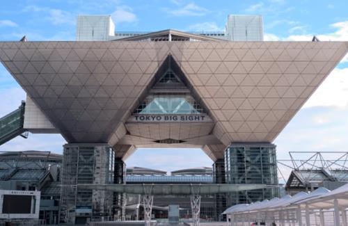 【コミケ】北海道在住のツイ民さん『近くにファミマが無いから電子チケットにしてほしい…』