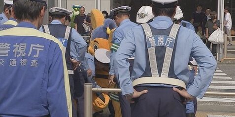 【悲報】ピーポくん、熱中症で倒れる